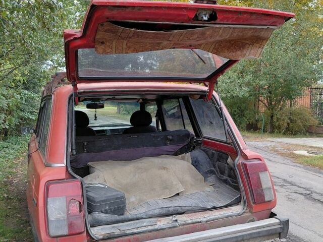 Красный ВАЗ 2104, объемом двигателя 0 л и пробегом 200 тыс. км за 525 $, фото 2 на Automoto.ua