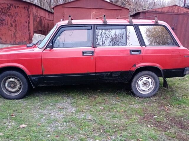Красный ВАЗ 2104, объемом двигателя 1.3 л и пробегом 300 тыс. км за 643 $, фото 1 на Automoto.ua
