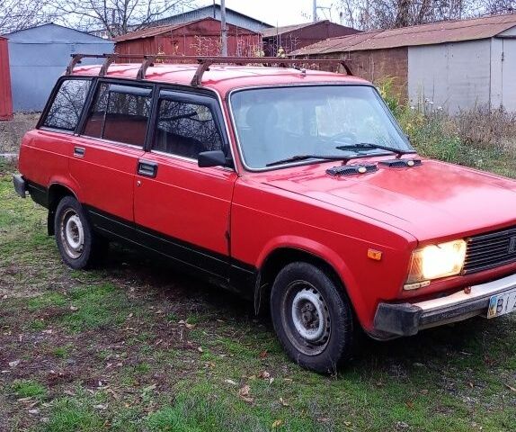 Красный ВАЗ 2104, объемом двигателя 1.3 л и пробегом 300 тыс. км за 643 $, фото 5 на Automoto.ua