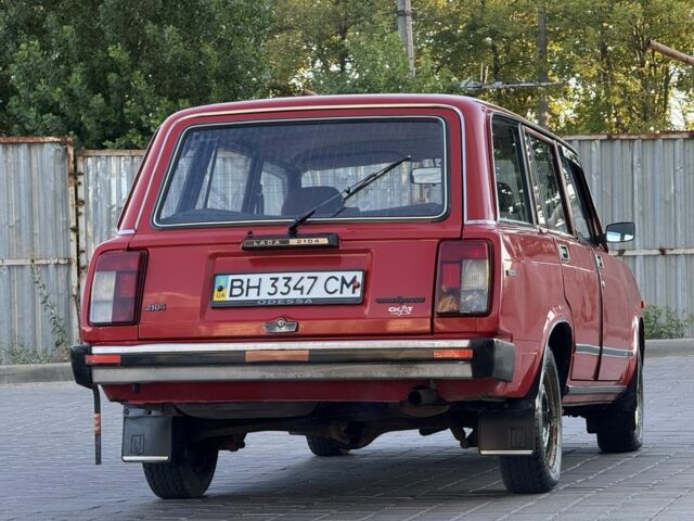Красный ВАЗ 2104, объемом двигателя 1.5 л и пробегом 77 тыс. км за 898 $, фото 2 на Automoto.ua