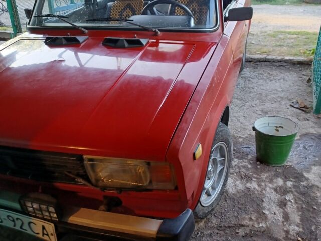 Красный ВАЗ 2104, объемом двигателя 1 л и пробегом 120 тыс. км за 949 $, фото 2 на Automoto.ua