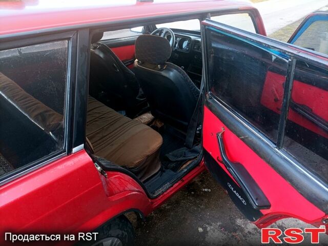 Красный ВАЗ 2104, объемом двигателя 1.5 л и пробегом 1 тыс. км за 950 $, фото 10 на Automoto.ua