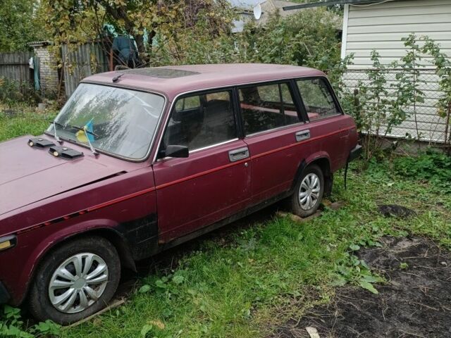 Красный ВАЗ 2104, объемом двигателя 8 л и пробегом 111 тыс. км за 700 $, фото 1 на Automoto.ua