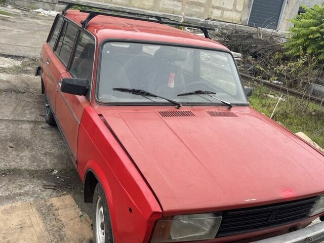 Красный ВАЗ 2104, объемом двигателя 1.5 л и пробегом 286 тыс. км за 561 $, фото 2 на Automoto.ua
