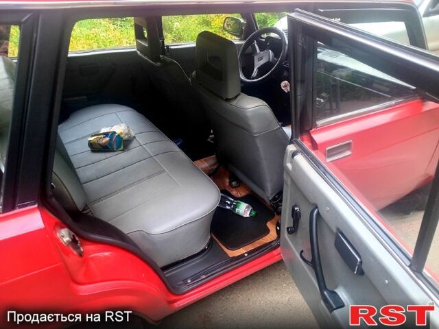 Красный ВАЗ 2104, объемом двигателя 1.3 л и пробегом 300 тыс. км за 1100 $, фото 3 на Automoto.ua