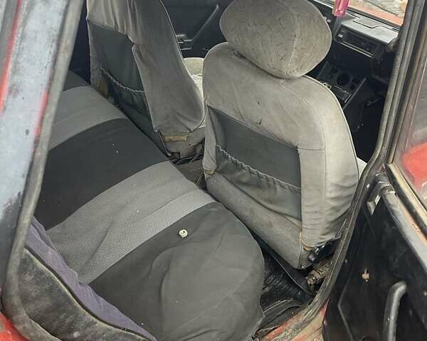 Красный ВАЗ 2104, объемом двигателя 1.5 л и пробегом 286 тыс. км за 561 $, фото 5 на Automoto.ua