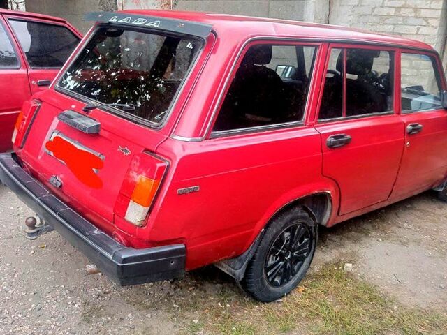 ВАЗ 2104 1991 в Запорожье на Automoto.ua Красный ВАЗ 2104, объемом двигателя 1.5 л и пробегом 0 тыс. км за 590 $, фото 3 на Automoto.ua