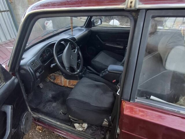 Красный ВАЗ 2104, объемом двигателя 0 л и пробегом 300 тыс. км за 1000 $, фото 3 на Automoto.ua