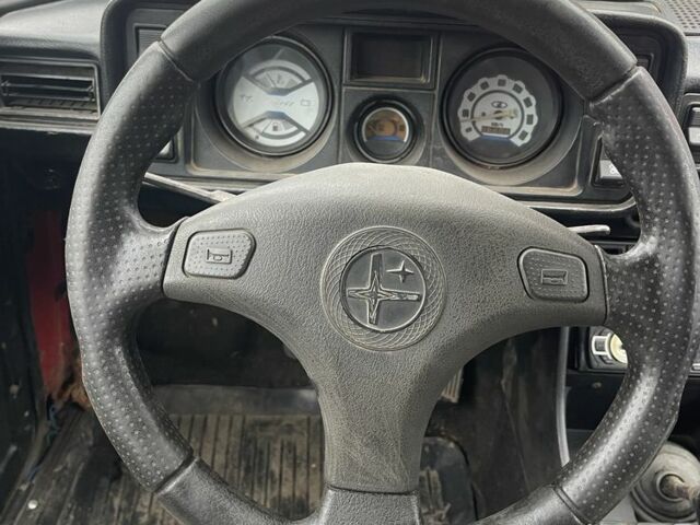 Красный ВАЗ 2104, объемом двигателя 1.5 л и пробегом 286 тыс. км за 561 $, фото 5 на Automoto.ua