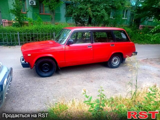 Красный ВАЗ 2104, объемом двигателя 1.3 л и пробегом 300 тыс. км за 1100 $, фото 1 на Automoto.ua