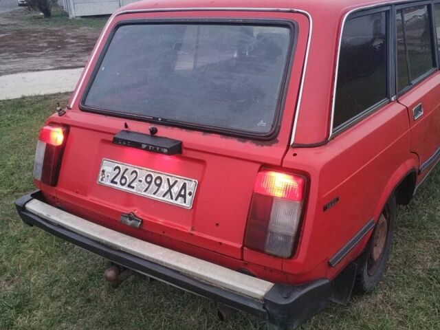 Красный ВАЗ 2104, объемом двигателя 1.3 л и пробегом 20 тыс. км за 572 $, фото 2 на Automoto.ua