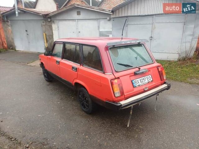 Красный ВАЗ 2104, объемом двигателя 1.5 л и пробегом 300 тыс. км за 549 $, фото 4 на Automoto.ua