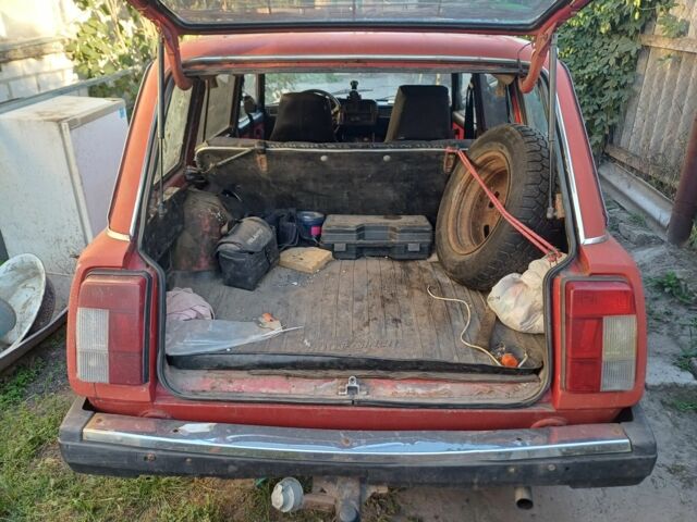 Красный ВАЗ 2104, объемом двигателя 0 л и пробегом 200 тыс. км за 263 $, фото 4 на Automoto.ua