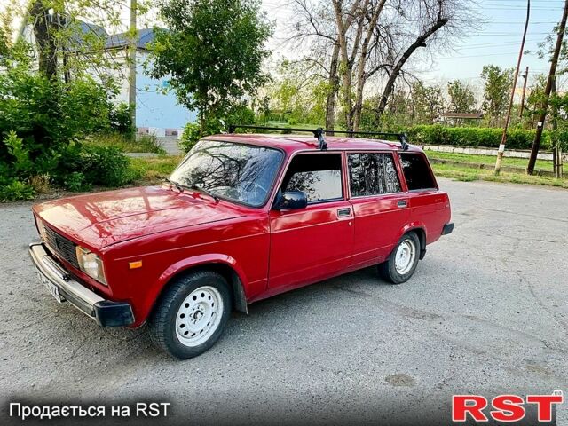 Красный ВАЗ 2104, объемом двигателя 1.5 л и пробегом 300 тыс. км за 1200 $, фото 2 на Automoto.ua
