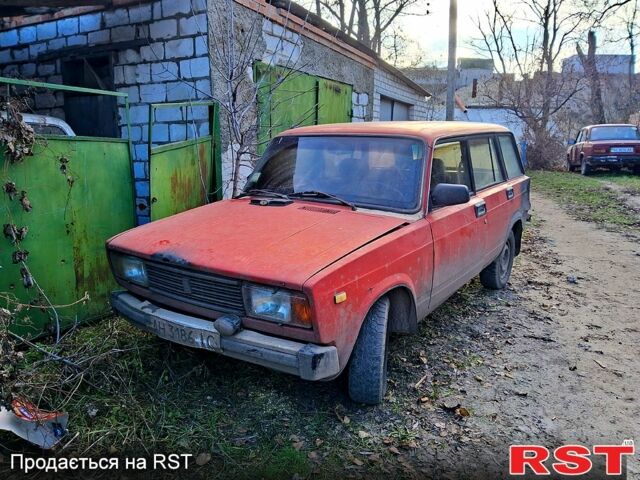 Красный ВАЗ 2104, объемом двигателя 1.5 л и пробегом 230 тыс. км за 400 $, фото 2 на Automoto.ua