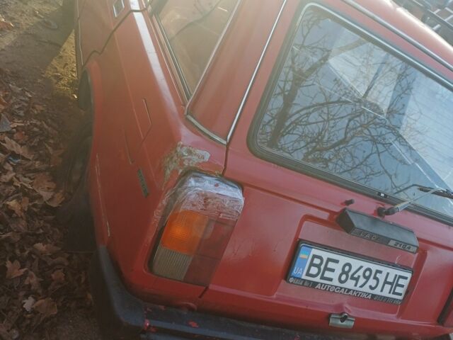 Красный ВАЗ 2104, объемом двигателя 1.5 л и пробегом 1000 тыс. км за 827 $, фото 3 на Automoto.ua