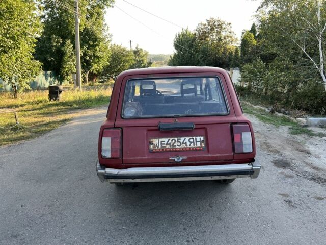ВАЗ 2104 1993 в Краматорске на Automoto.ua Красный ВАЗ 2104, объемом двигателя 1.5 л и пробегом 190 тыс. км за 475 $, фото 4 на Automoto.ua