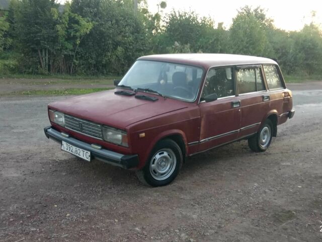 Красный ВАЗ 2104, объемом двигателя 1.5 л и пробегом 330 тыс. км за 307 $, фото 6 на Automoto.ua