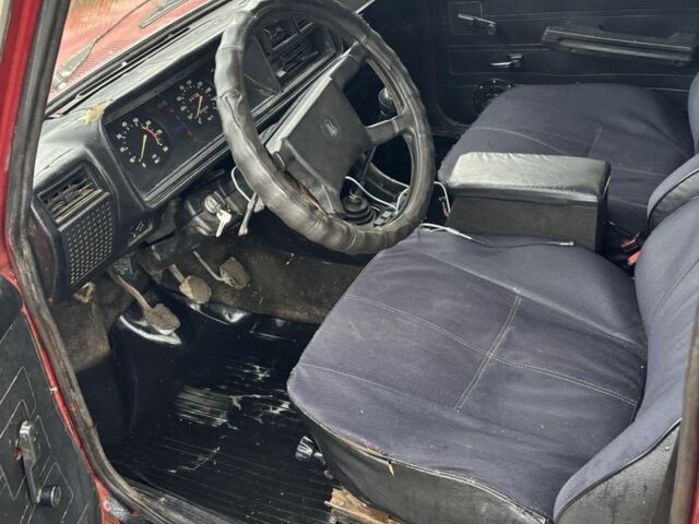 Красный ВАЗ 2104, объемом двигателя 1.5 л и пробегом 100 тыс. км за 600 $, фото 4 на Automoto.ua