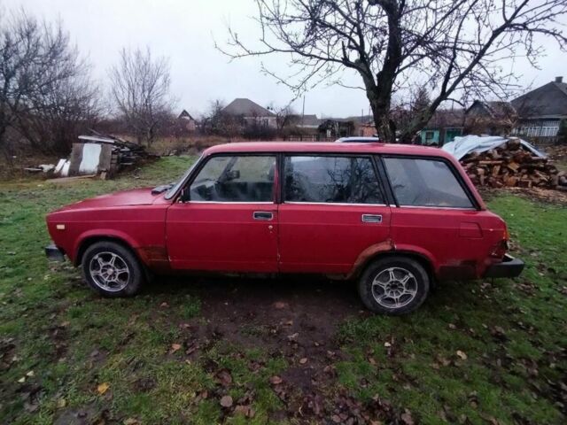 Красный ВАЗ 2104, объемом двигателя 1.5 л и пробегом 300 тыс. км за 414 $, фото 1 на Automoto.ua