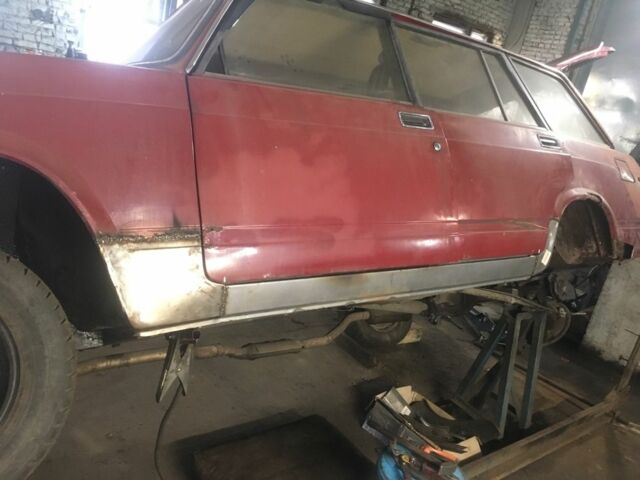 Красный ВАЗ 2104, объемом двигателя 1.6 л и пробегом 100 тыс. км за 271 $, фото 5 на Automoto.ua