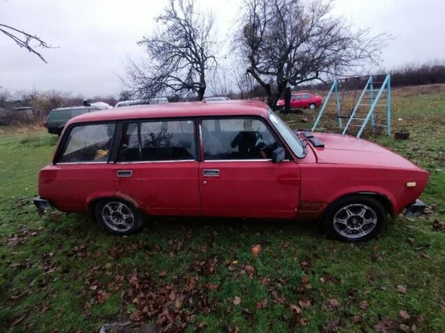 Красный ВАЗ 2104, объемом двигателя 1.5 л и пробегом 300 тыс. км за 414 $, фото 2 на Automoto.ua