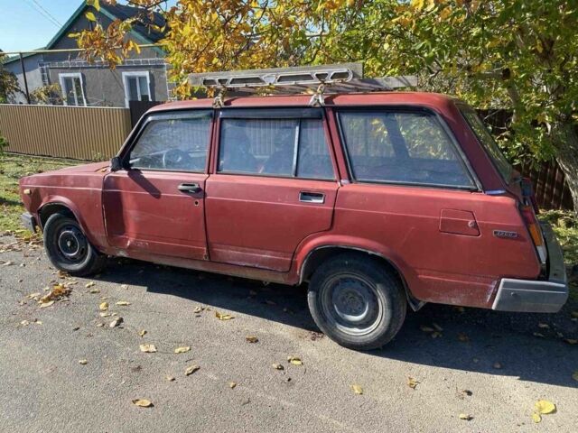 Красный ВАЗ 2104, объемом двигателя 1.5 л и пробегом 471 тыс. км за 565 $, фото 4 на Automoto.ua
