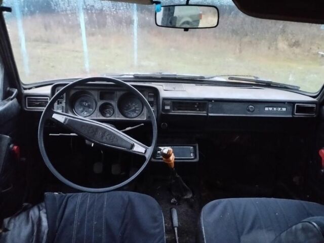 Красный ВАЗ 2104, объемом двигателя 1.5 л и пробегом 300 тыс. км за 414 $, фото 4 на Automoto.ua