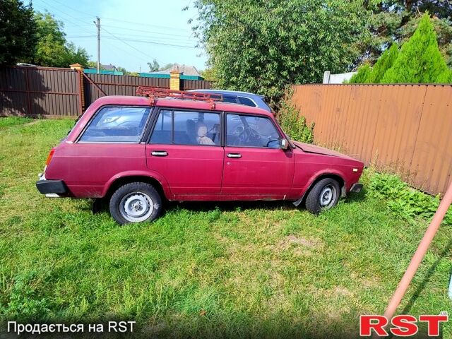 Красный ВАЗ 2104, объемом двигателя 1.5 л и пробегом 200 тыс. км за 1010 $, фото 2 на Automoto.ua