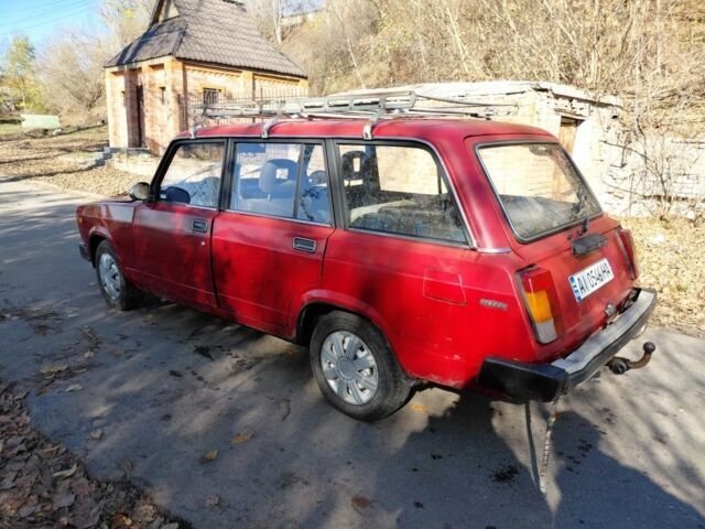 Красный ВАЗ 2104, объемом двигателя 1.5 л и пробегом 350 тыс. км за 650 $, фото 1 на Automoto.ua