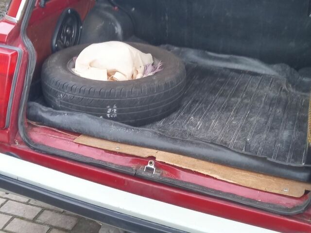 Красный ВАЗ 2104, объемом двигателя 1.6 л и пробегом 2 тыс. км за 833 $, фото 1 на Automoto.ua