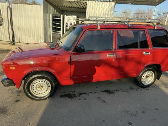Красный ВАЗ 2104, объемом двигателя 1.5 л и пробегом 105 тыс. км за 1301 $, фото 1 на Automoto.ua