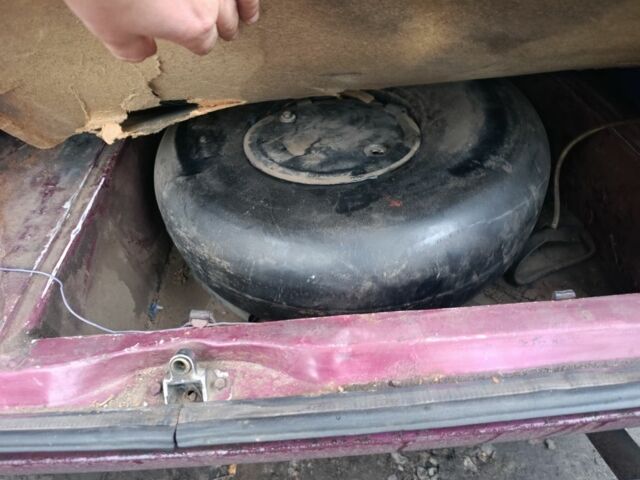 Красный ВАЗ 2104, объемом двигателя 3 л и пробегом 1000 тыс. км за 1000 $, фото 3 на Automoto.ua