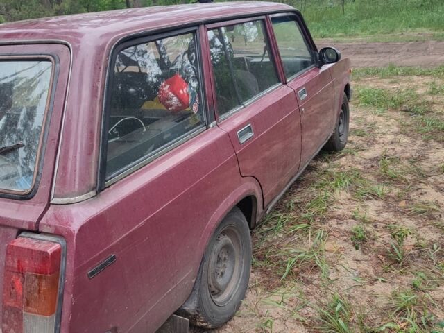 Красный ВАЗ 2104, объемом двигателя 1 л и пробегом 35 тыс. км за 900 $, фото 3 на Automoto.ua