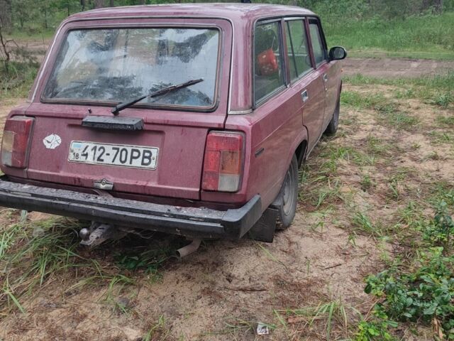 Красный ВАЗ 2104, объемом двигателя 1 л и пробегом 35 тыс. км за 900 $, фото 2 на Automoto.ua