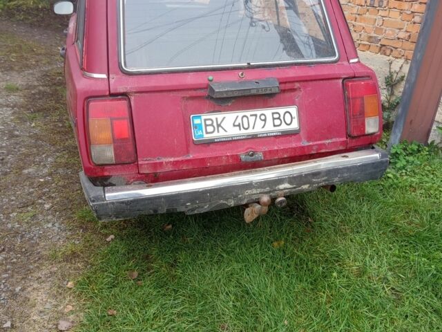 Красный ВАЗ 2104, объемом двигателя 1.5 л и пробегом 333 тыс. км за 486 $, фото 1 на Automoto.ua