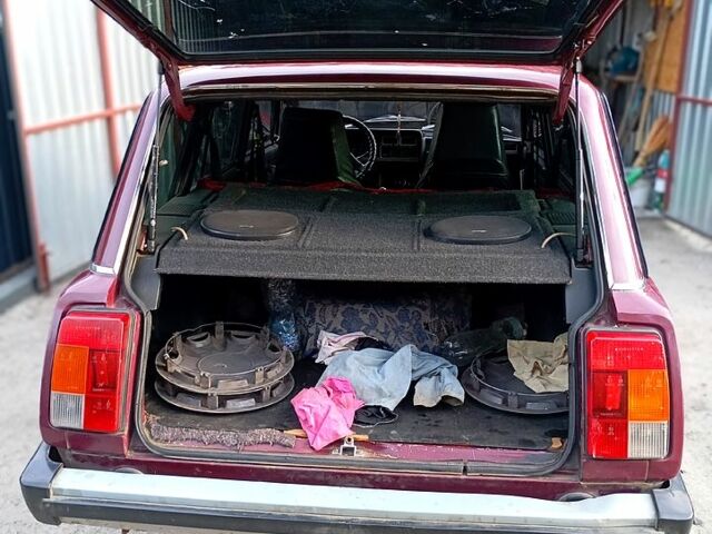 Красный ВАЗ 2104, объемом двигателя 1.5 л и пробегом 30 тыс. км за 900 $, фото 6 на Automoto.ua