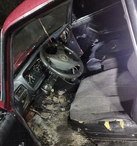 Червоний ВАЗ 2104, об'ємом двигуна 1.5 л та пробігом 80 тис. км за 1300 $, фото 5 на Automoto.ua