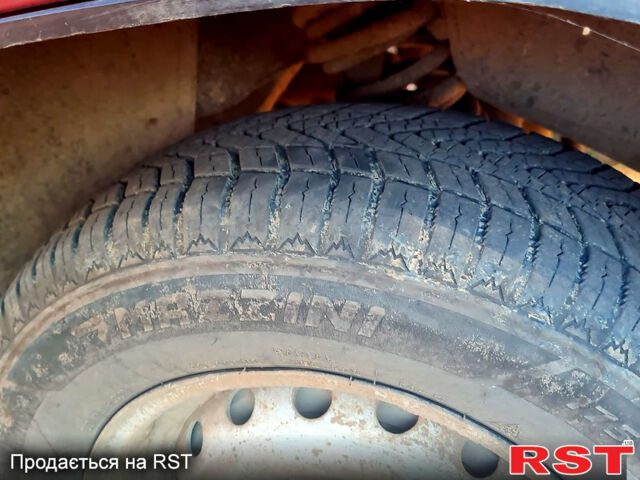 Красный ВАЗ 2104, объемом двигателя 1.5 л и пробегом 345 тыс. км за 1200 $, фото 2 на Automoto.ua