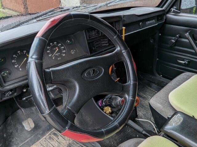 Красный ВАЗ 2104, объемом двигателя 0 л и пробегом 100 тыс. км за 1500 $, фото 8 на Automoto.ua