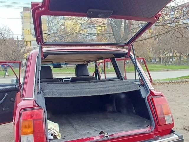 Красный ВАЗ 2104, объемом двигателя 1.5 л и пробегом 45 тыс. км за 2500 $, фото 4 на Automoto.ua