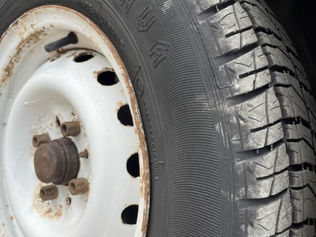 Красный ВАЗ 2104, объемом двигателя 1.5 л и пробегом 330 тыс. км за 800 $, фото 2 на Automoto.ua