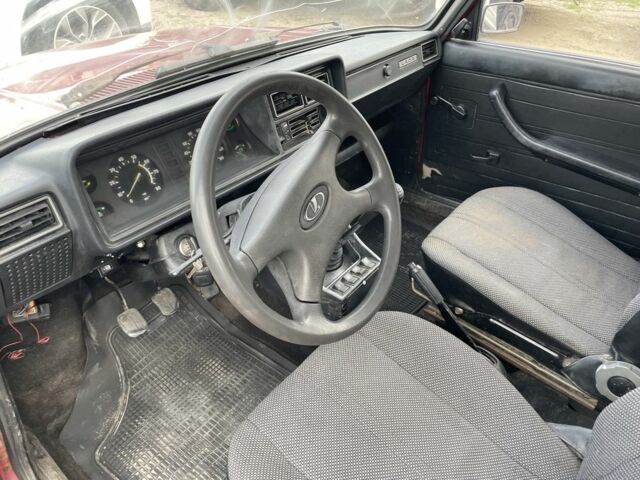 Красный ВАЗ 2104, объемом двигателя 1.5 л и пробегом 330 тыс. км за 800 $, фото 6 на Automoto.ua