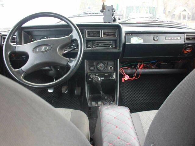 ВАЗ 2104 2007 в Городище на Automoto.ua Красный ВАЗ 2104, объемом двигателя 1.5 л и пробегом 200 тыс. км за 1000 $, фото 5 на Automoto.ua
