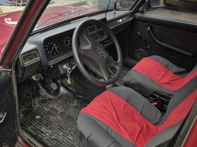 Красный ВАЗ 2104, объемом двигателя 1.5 л и пробегом 1 тыс. км за 1500 $, фото 6 на Automoto.ua