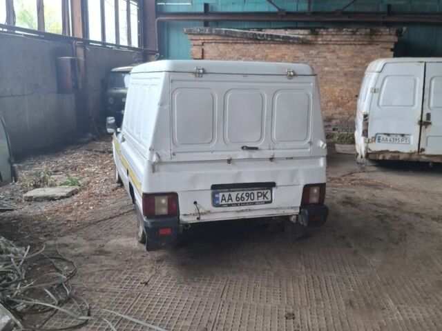 Красный ВАЗ 2104, объемом двигателя 2 л и пробегом 124 тыс. км за 285 $, фото 2 на Automoto.ua