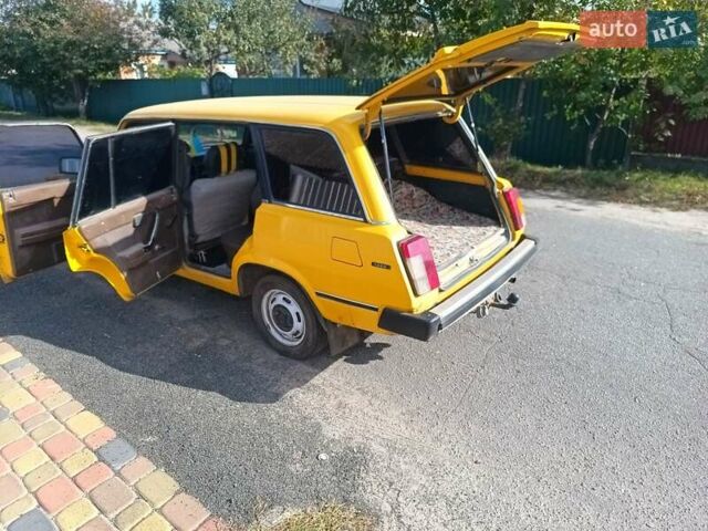 Желтый ВАЗ 2104, объемом двигателя 1.3 л и пробегом 40 тыс. км за 1000 $, фото 4 на Automoto.ua