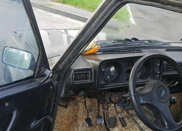Серый ВАЗ 2104, объемом двигателя 0 л и пробегом 100 тыс. км за 700 $, фото 2 на Automoto.ua