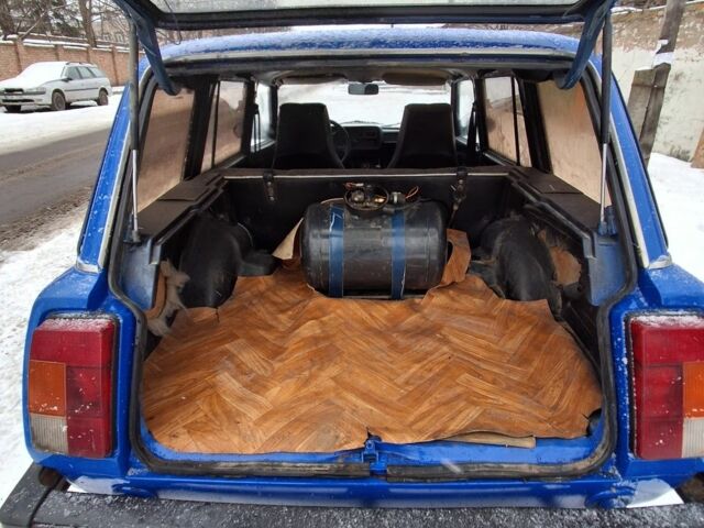 Синий ВАЗ 2104, объемом двигателя 1.3 л и пробегом 100 тыс. км за 900 $, фото 6 на Automoto.ua