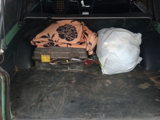 Зеленый ВАЗ 2104, объемом двигателя 1 л и пробегом 111 тыс. км за 1000 $, фото 5 на Automoto.ua